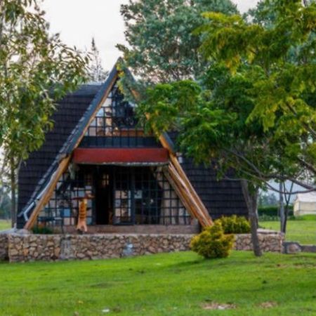 Samawati Lakeside Cottages Nyahururu Ngoại thất bức ảnh